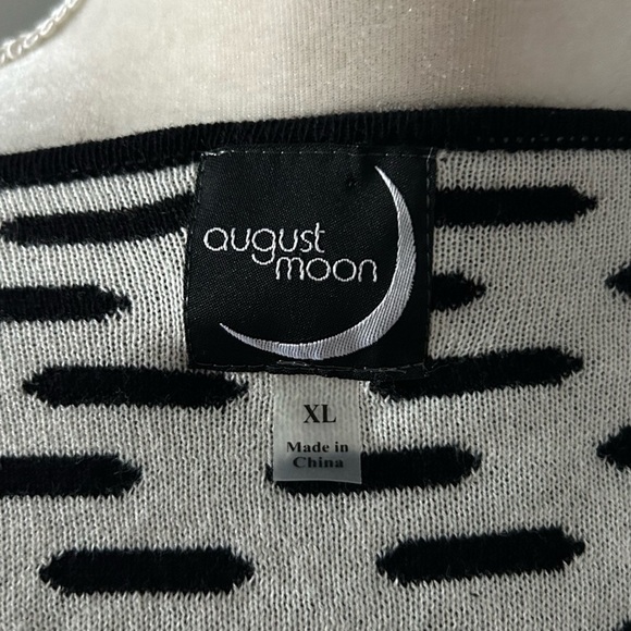 August Moon Geometric Print Sweater - Picture 6 of 8